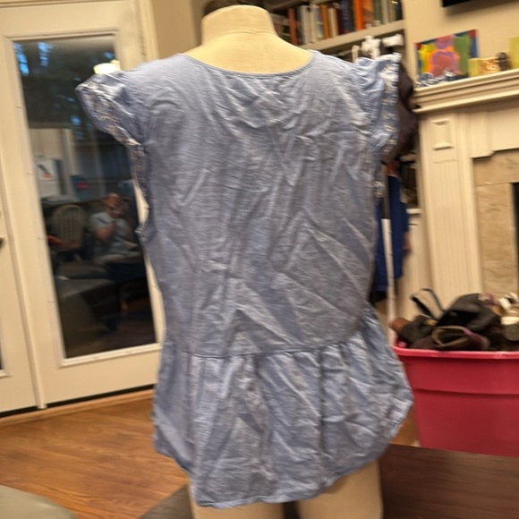 Loft blue cotton flutter sleeve top size large - Picture 2 of 3